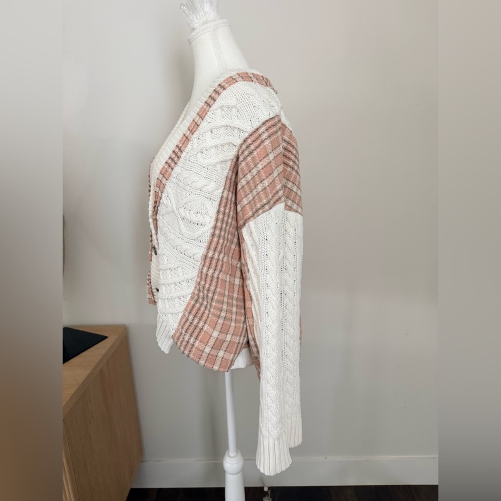 POL Boho Knit Sweater Cardigan Cream Blush Plaid V-Neck Oversized Medium NWOT - Picture 2 of 7